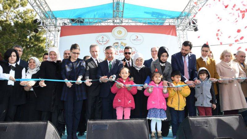 Başbakan Yıldırım´ın eşi Semiha Yıldırım ve Bakan Yılmaz, Sivas Suşehri´nde anaokulunun açılışına katıldı 